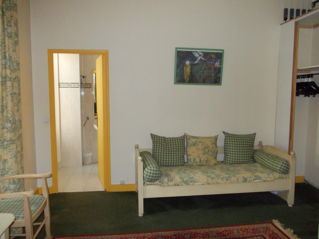 Hotel Marcellin Beaulieu-sur-Mer Oda fotoğraf